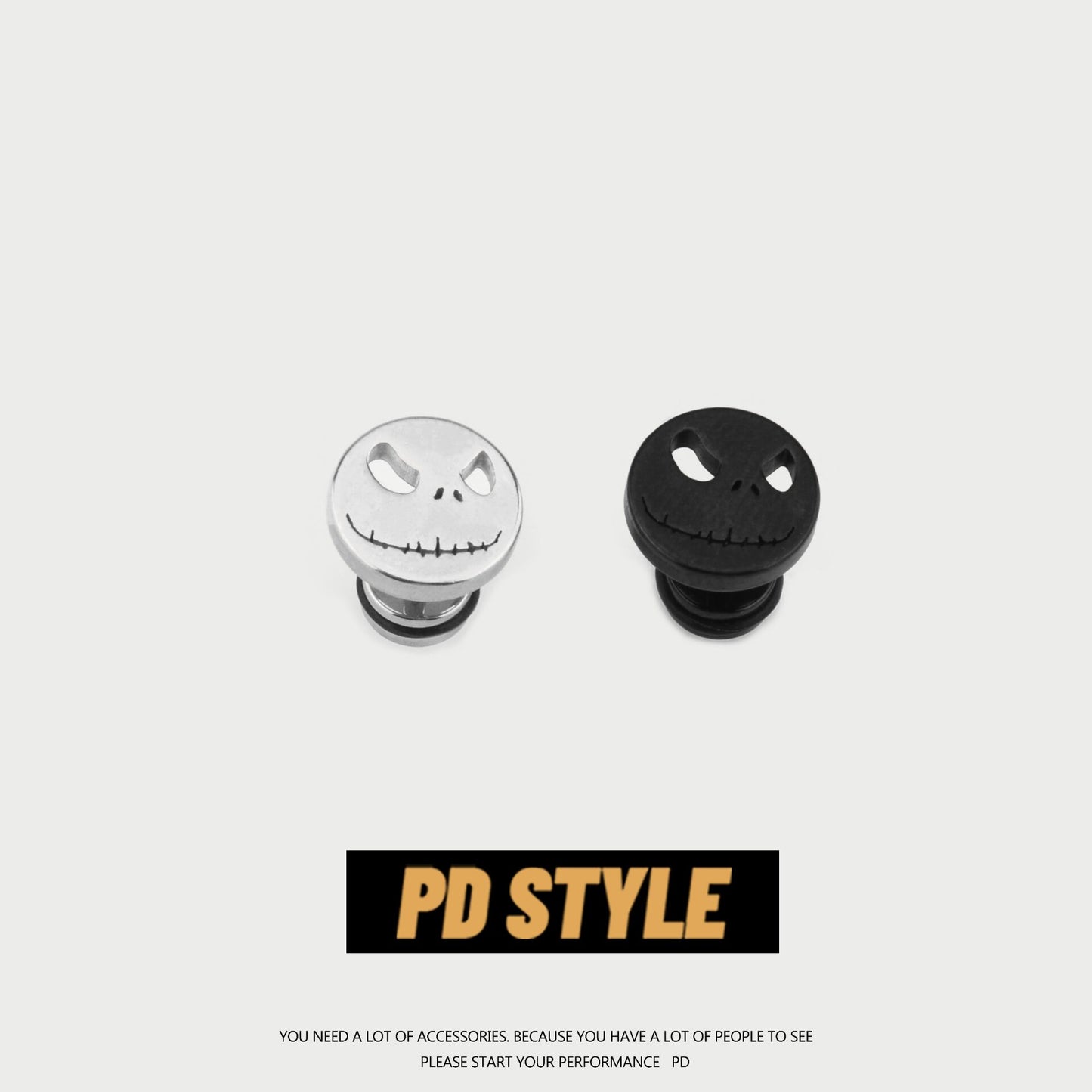 PM ニッチなデザイン高級感お化け顔ピアス