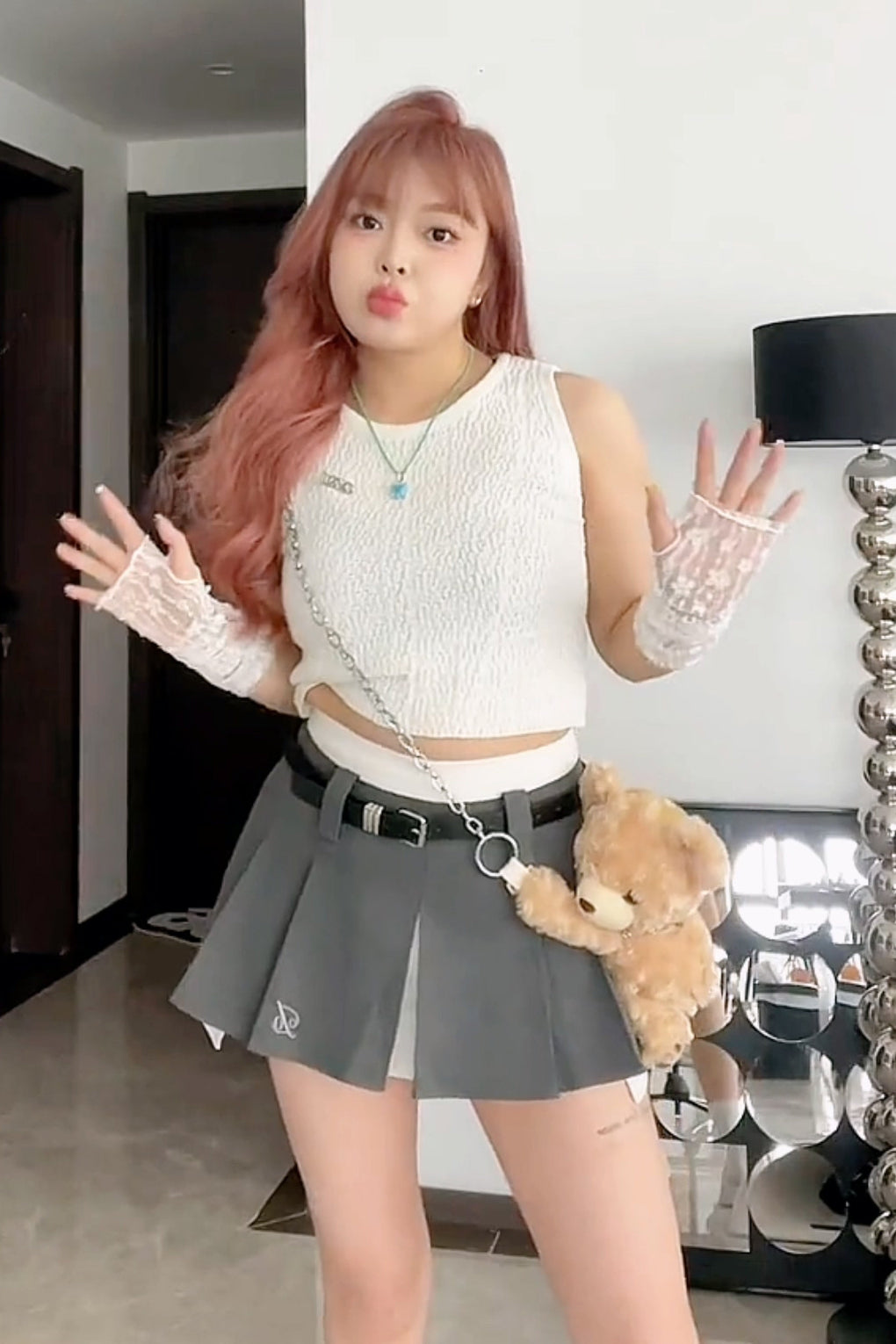 XYW 可愛い熊ちゃん ショルダーバッグ かっこいい 斜めがけ チェーンバッグ