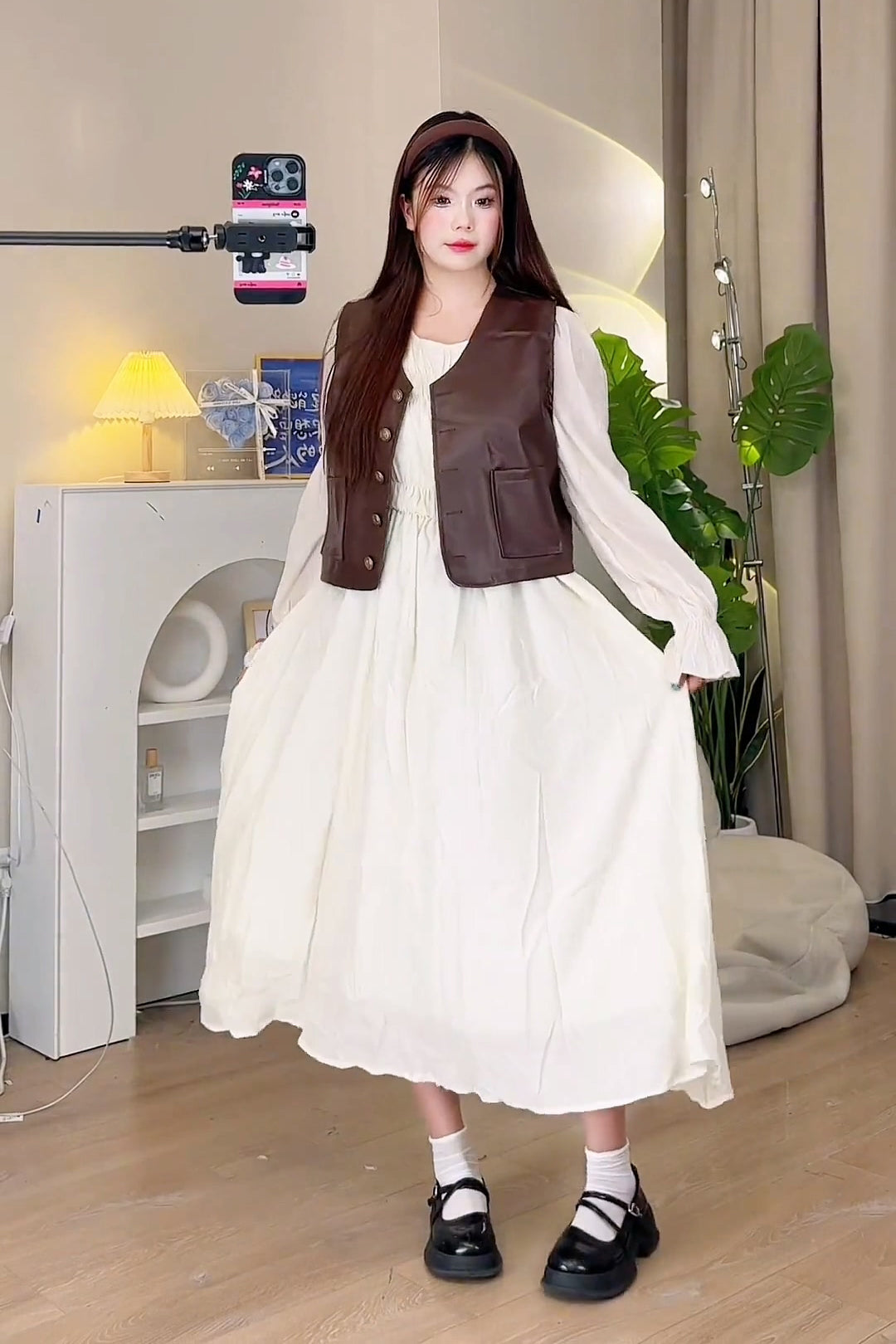XYW  2023新作  アイボリー  長袖  ワンピース + ブラウン  ベスト  セット