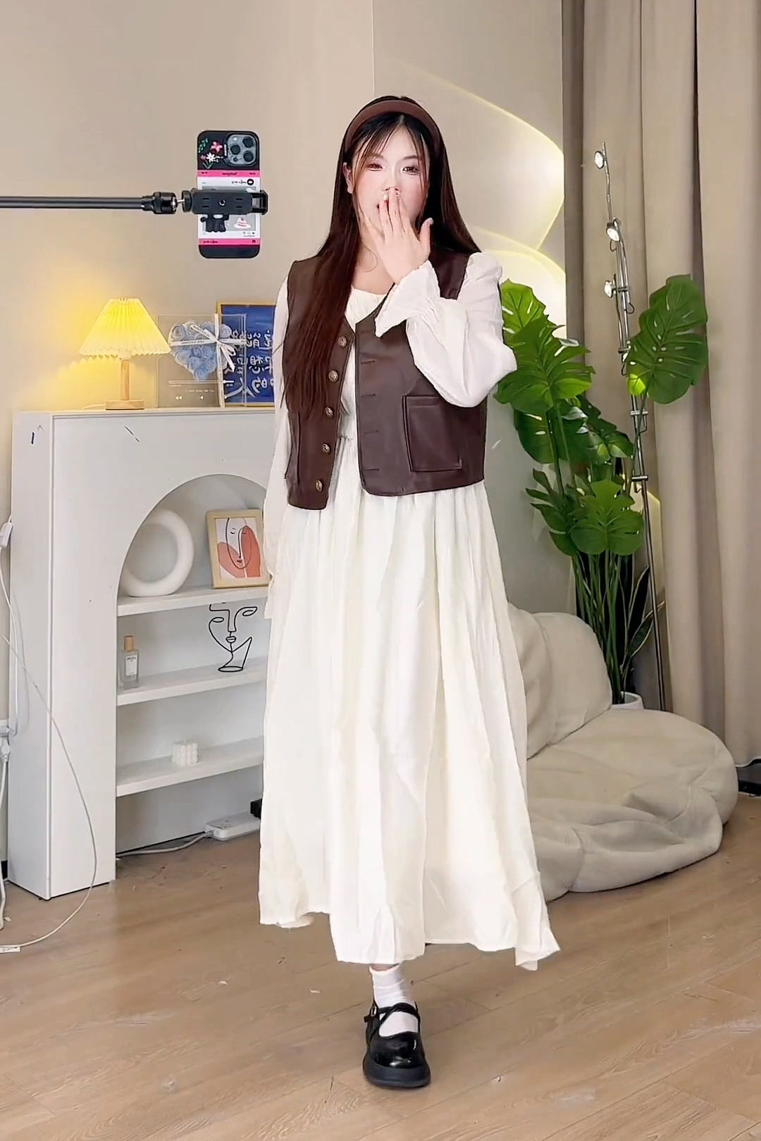 XYW  2023新作  アイボリー  長袖  ワンピース + ブラウン  ベスト  セット