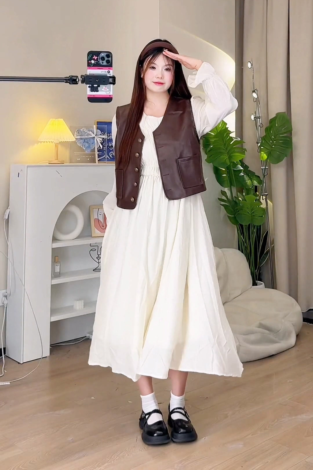 XYW  2023新作  アイボリー  長袖  ワンピース + ブラウン  ベスト  セット