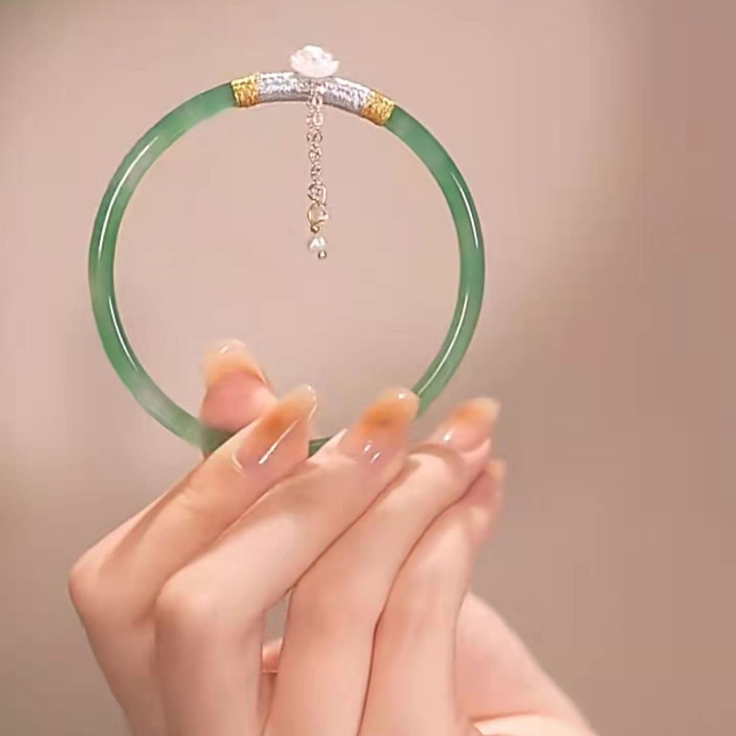 LF 優しそうで上品 アゲートブレスレット エメラルドグリーン フラワー エレガント