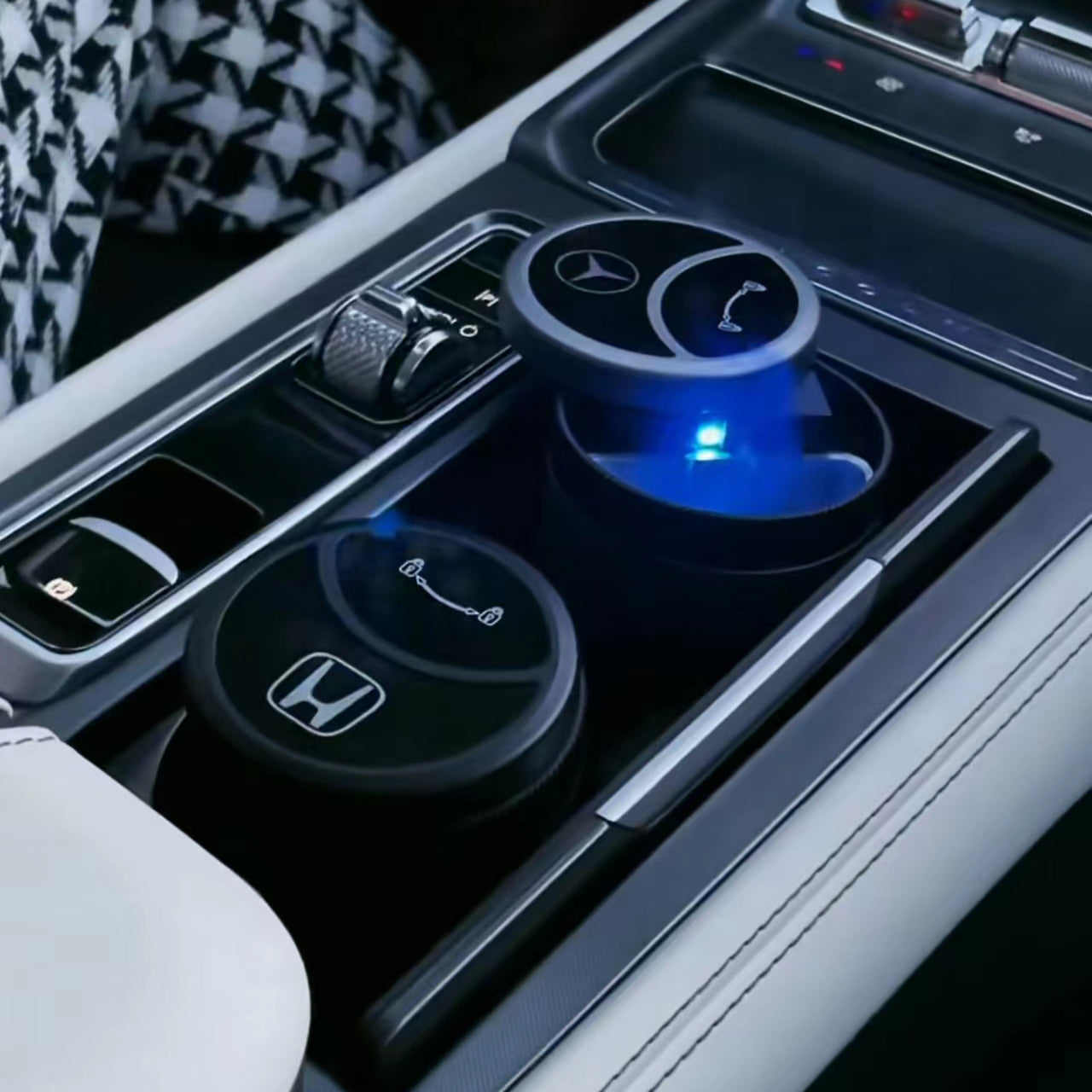 XYW スマート感応式開蓋 車載灰皿 専用車標 専用車のエンブレム 車載ミニゴミ箱