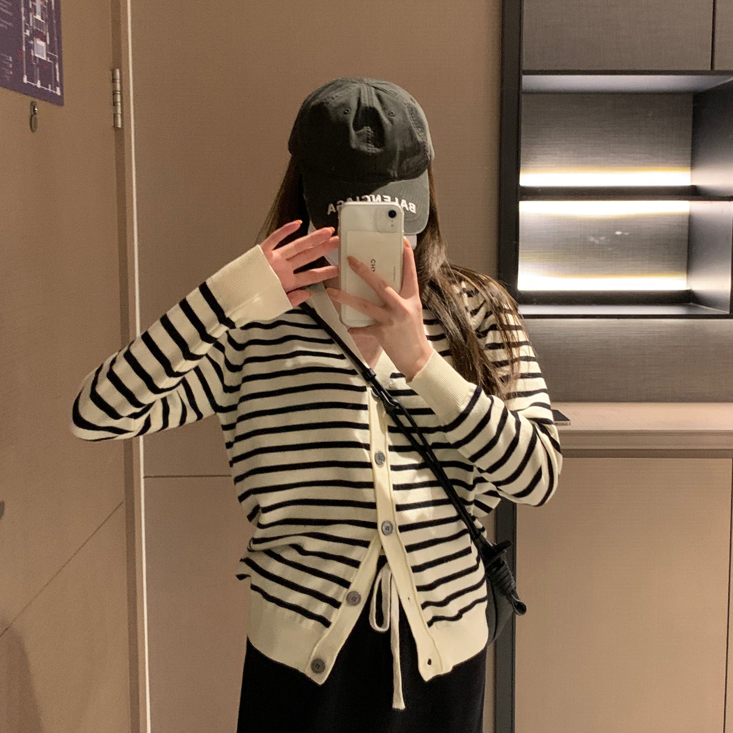 前壳 XYW Vネック ボーダー柄 カーディガン セーター