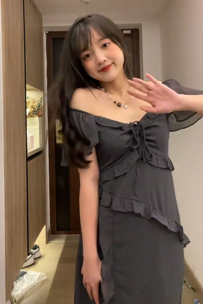 前壳 XYW ふりふり フリル ドローストリングネック ワンピース