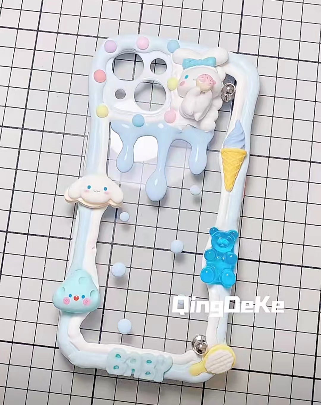 OL 耳の大きい犬の携帯ケース