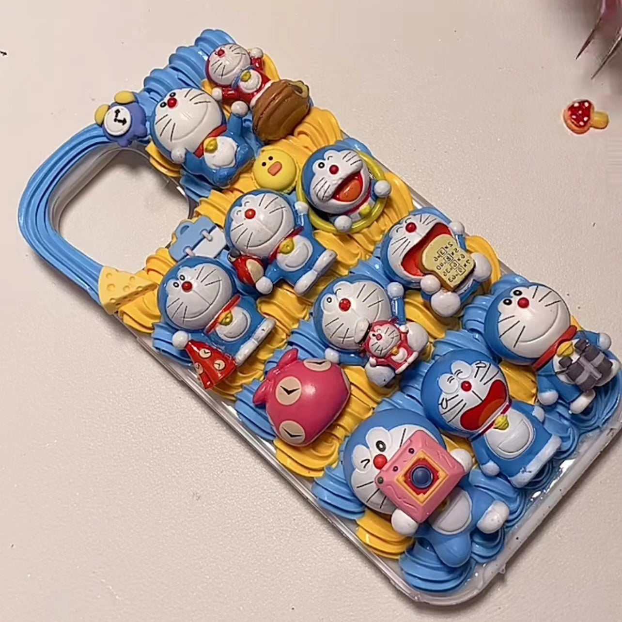 OL ドラえもん  Doraemon シリーズ2  ブラインドボックス  ホイップ携帯ケース    完成品