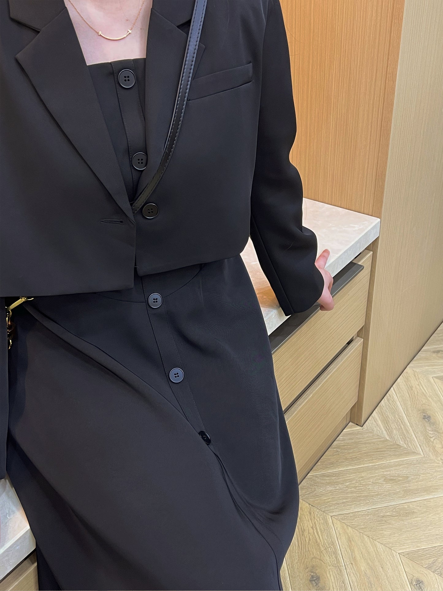 XYW  予約  春新作 スーツ生地 セットアップ ショートタイプ 長袖ブレザー コート + キャミワンピ