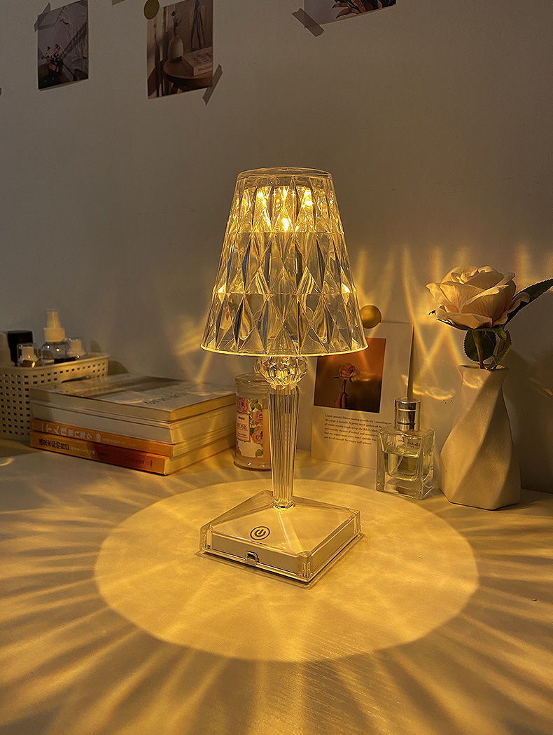 電気スタンド 寝室装飾 ベッドランプ 創意水晶灯 ロマンチックで素敵な 